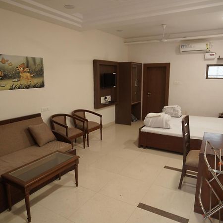 Narmada Vatika Hotel Jabalpur Ngoại thất bức ảnh